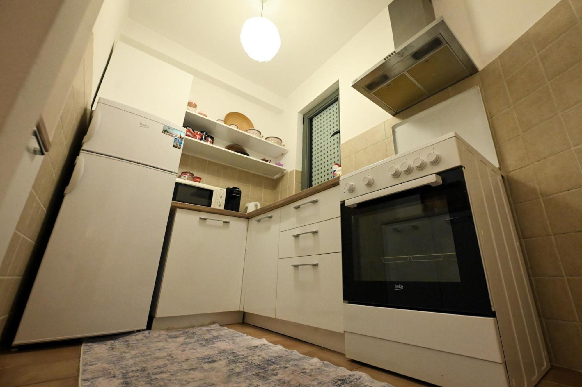 L&B Studio Apartment Pristina Eksteriør bilde